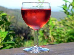 Чаша розе също предпазва от рак