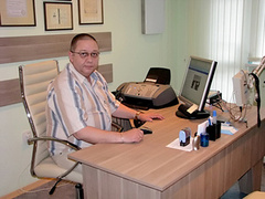 Д-р Бисер  Николов
