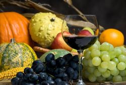 Вино и плодове срещу рак на дебелото черво